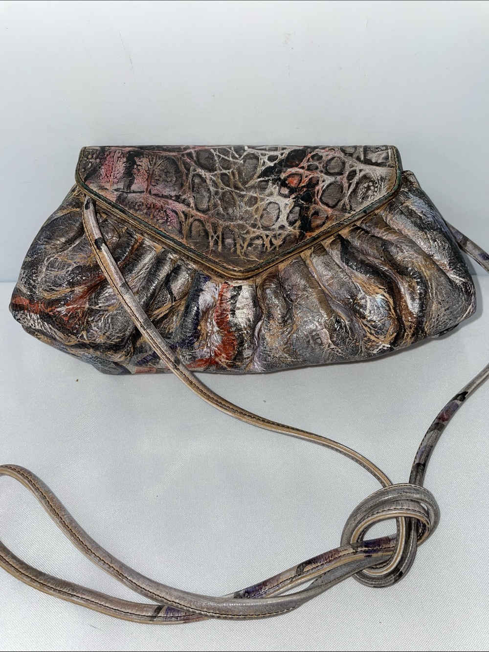 JANE YOO WEARABLE ART HAND PAINTED AND SIGNED CROSSBODY BAG FTL-05-046